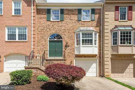 4651 Luxberry Dr Fairfax, VA 22032