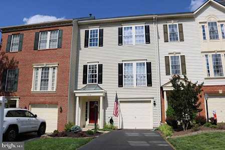14410 Fowlers Mill Dr Gainesville, VA 20155