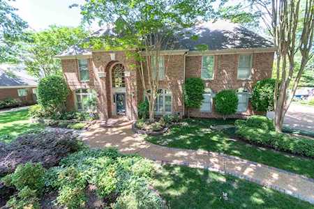 9566 Doe Meadow Dr Germantown, TN 38139