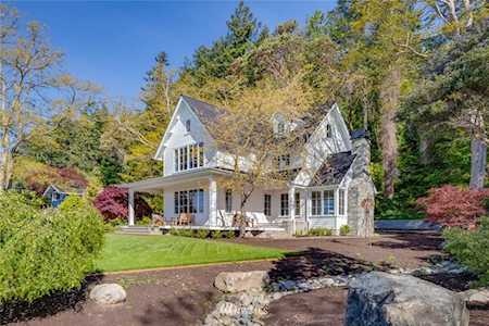10646 NE South Beach Dr Bainbridge Island, WA 98110