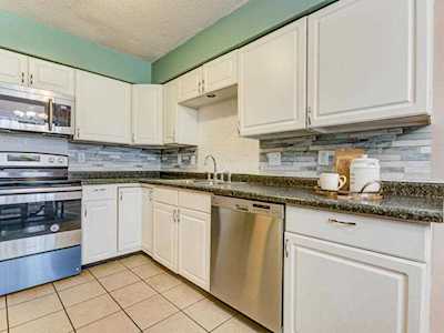 4593 Cantebury Circle Eagan, MN 55123