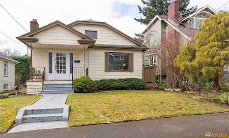 6035 32nd Ave NE Seattle, WA 98115