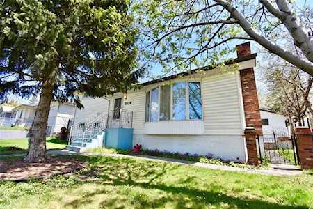 3828 14 Street NW Calgary, AB T2K 1J4