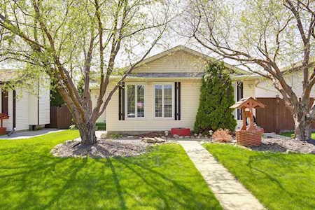 228 Faldale Close NE Calgary, AB T3J 1V9