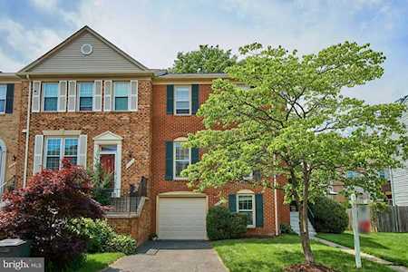 4267 Sleepy Lake Dr Fairfax, VA 22033