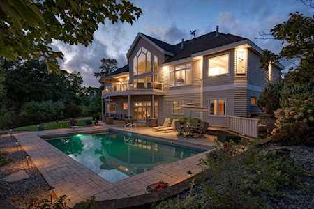 1065 Bayside Lane Minnetrista, MN 55364