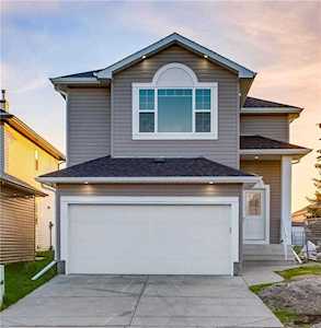 84 Los Alamos Crescent NE Calgary, AB T1Y 7E9