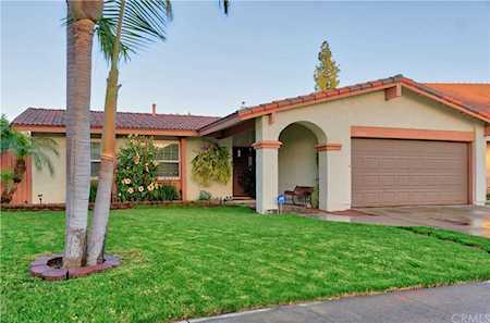 3390 Carmel Drive Costa Mesa, CA 92626