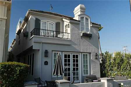 127 8th Street Seal Beach, CA 90740