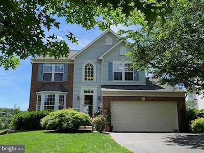 105 Jennings Ct SE Leesburg, VA 20175