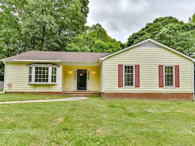 2534 Turnberry Ln Charlotte, NC 28210