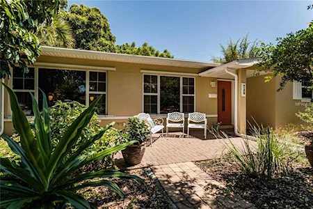 735 NE 38Th Avenue St Petersburg, FL 33704