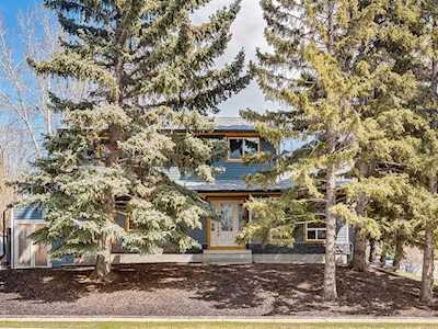 9652 19 Street SW Calgary, AB T2V 4C2