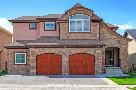 173 Elgin Estates Park SE Calgary, AB T2Z 0N6