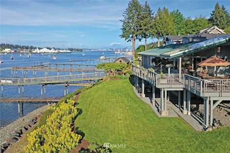 5887 Rose Lp NE Bainbridge Island, WA 98110