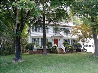 10436 Kings Grant Dr Henrico, VA 23233