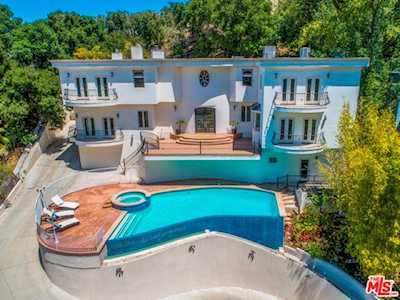 4156 Sunswept Drive Studio City, CA 91604
