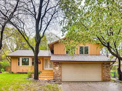 1716 Evergreen Drive Woodbury, MN 55125