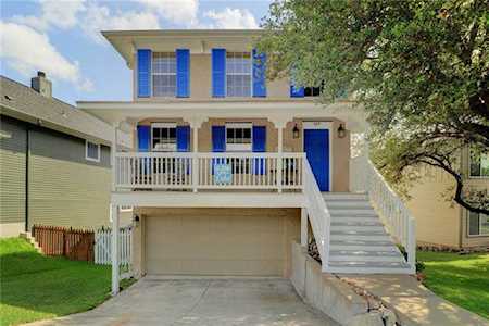 449 Venture Blvd Point Venture, TX 78645