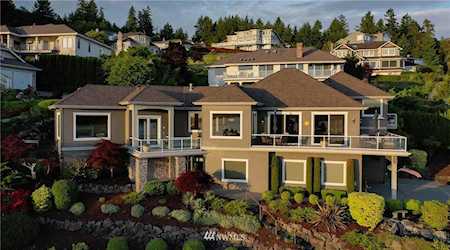 11 35th Av Ct NW Gig Harbor, WA 98335