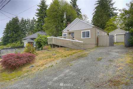 3141 Sunset Dr University Place, WA 98466