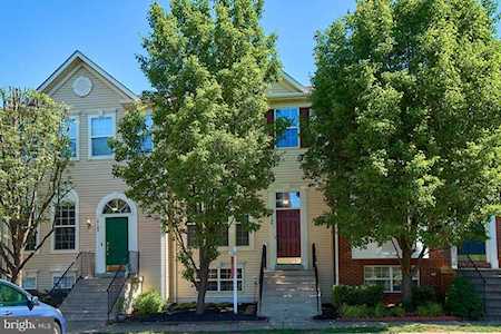 14180 Hunters Run Way Gainesville, VA 20155