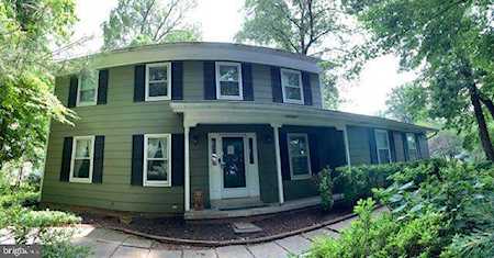 5105 Summit Dr Fairfax, VA 22030