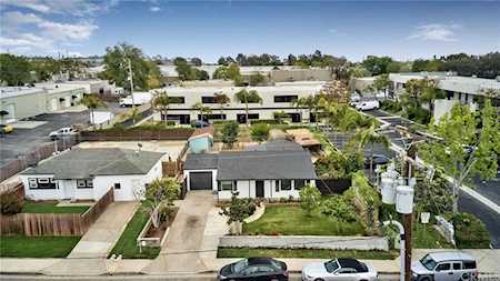 1033 W 18th Street Costa Mesa, CA 92627