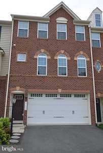 25842 Clairmont Manor Square Aldie, VA 20105