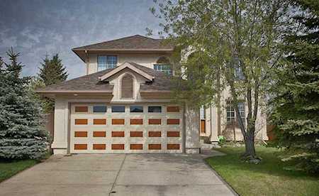 723 Schubert Place NW Calgary, AB T3L 1X4