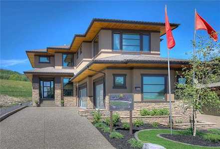 553 Patterson Grove SW Calgary, AB T3H 3N6