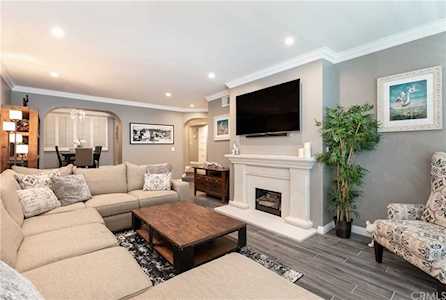 8455 Fountain Avenue #101 West Hollywood, CA 90069