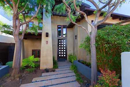 1610 Neptune Ave Encinitas, CA 92024