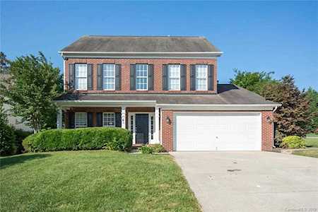 110 Hollyhurst Ln Fort Mill, SC 29708