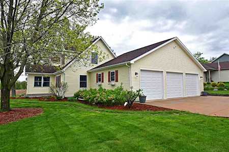 685 Bluegrass Tr Waterloo, WI 53594