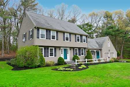 5 Bobwhite Lane Norfolk, MA 02056