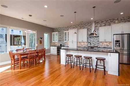 922 Westbrook Dr Charlotte, NC 28202
