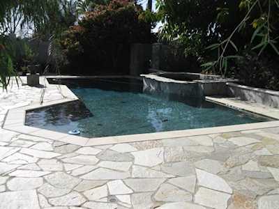 284 Bowling Green Drive Costa Mesa, CA 92626