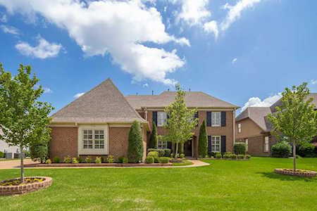 1760 Shoal Creek Ln Collierville, TN 38017