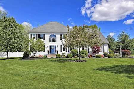 2 Mckinley Rd Franklin, MA 02038