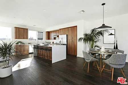 13107 W Victory Boulevard Valley Glen, CA 91401