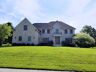 8252 Chippenham Drive Dublin, OH 43016