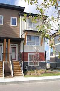121 Walgrove Cove SE Calgary, AB T2X 4E1