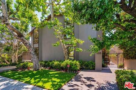 1325 Centinela Avenue #2 Santa Monica, CA 90404