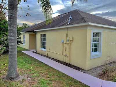 1079 Universal Rest Place Kissimmee, FL 34744