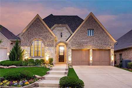 8928 Bluestem Drive Lantana, TX 76226