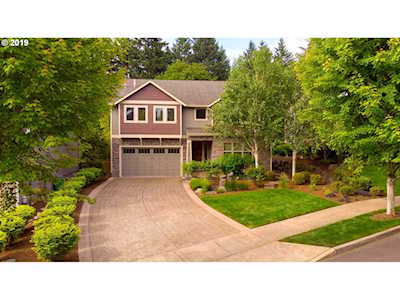 1352 SW Medwyn Ter Portland, OR 97219