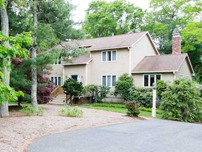 34 Marjac Way Mansfield, MA 02048