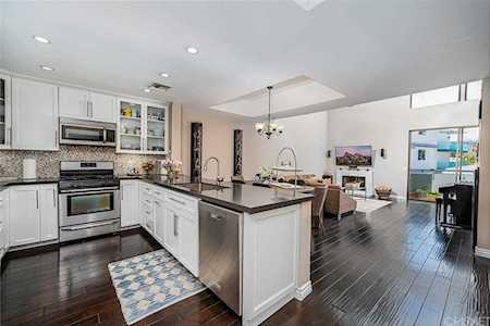 12050 Valleyheart Drive #302 Studio City, CA 91604
