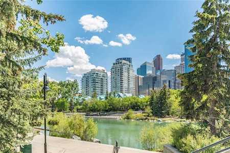 222 Riverfront Avenue SW #444 Calgary, AB T2P 0X6